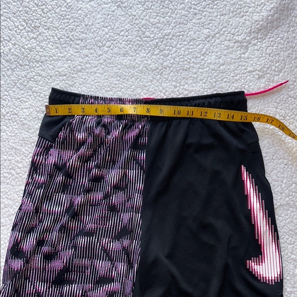 Nike Kids Black and Pink Patterned Skorts - Picture 4 of 11